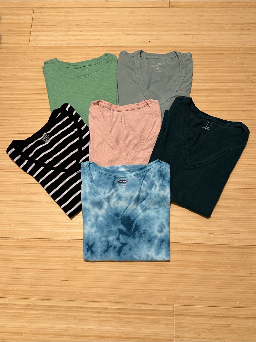 Bundle 6 women’s basic tees